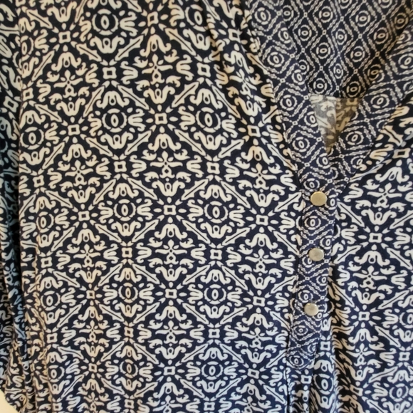 Blue and white lightweight blouse - Picture 3 of 5